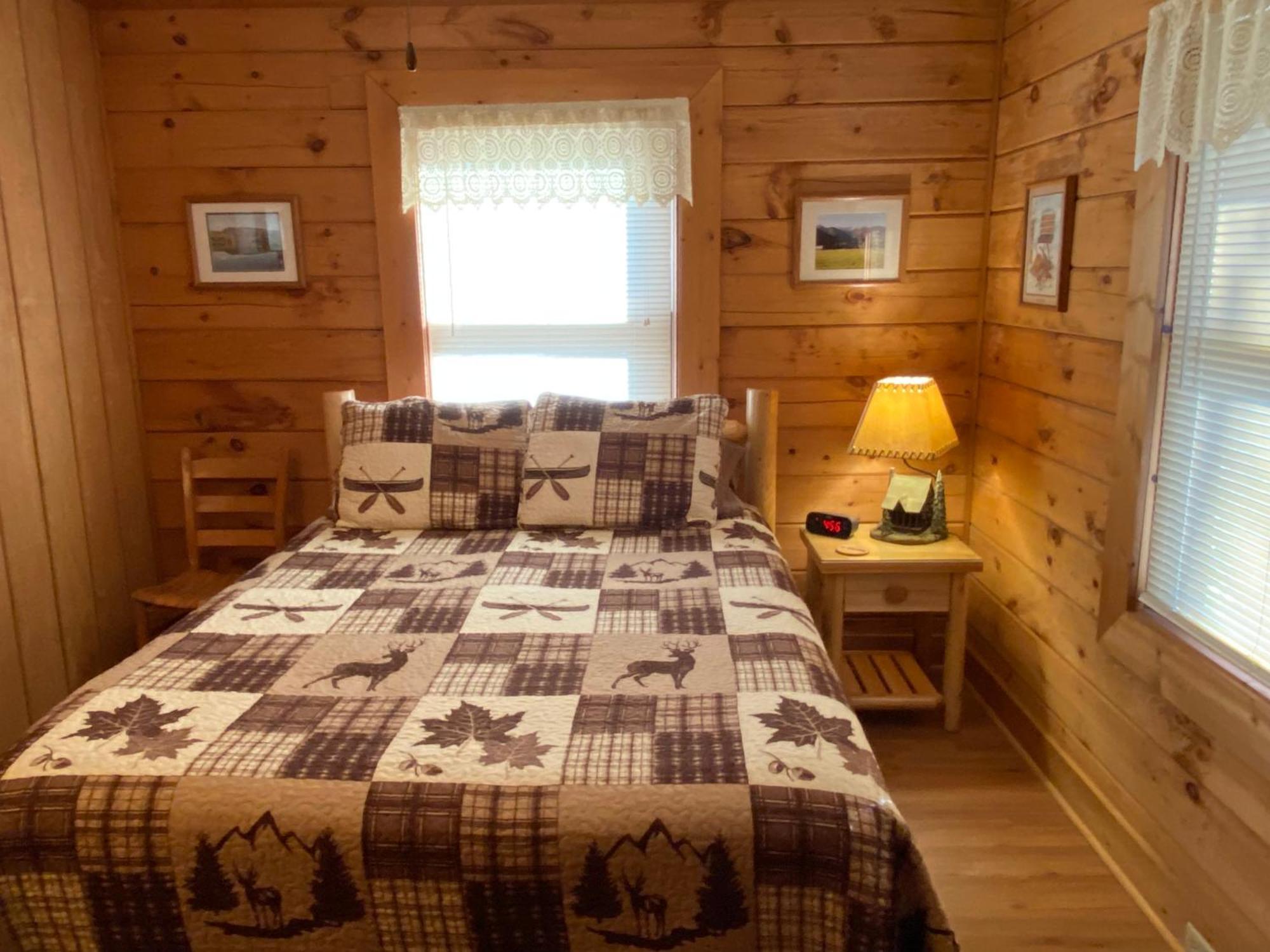 Misty Creek Log Cabins Мегги-Вэлли Экстерьер фото