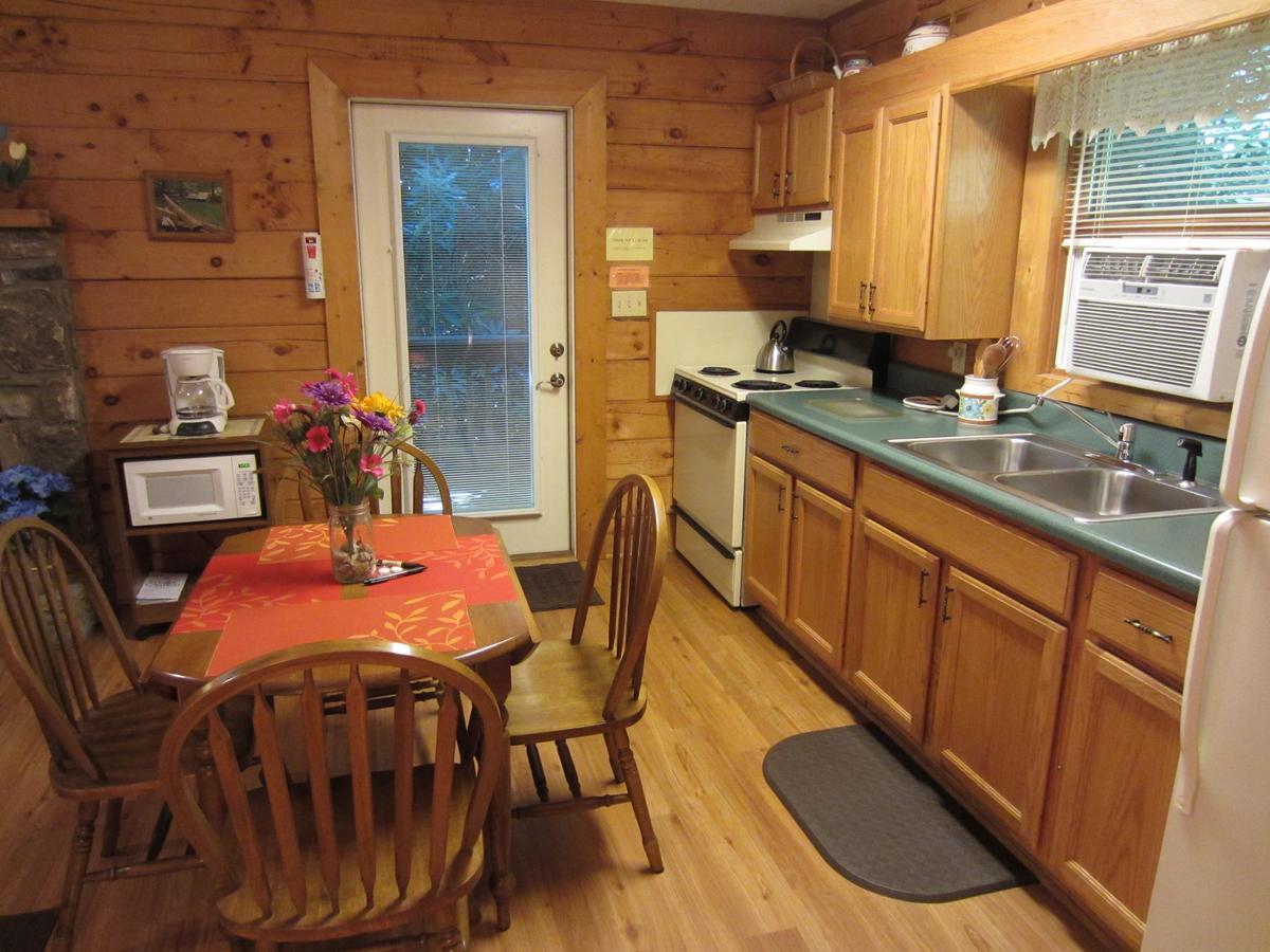 Misty Creek Log Cabins Мегги-Вэлли Экстерьер фото